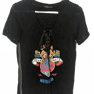 Lace-up black T-shirt